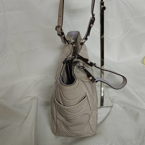 COACH GALLERY Signature C Stitch Patent Leather Zippered TOTE Shoulder Bag Cream - Picture 5 of 11